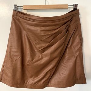 Camel faux leather short skirt